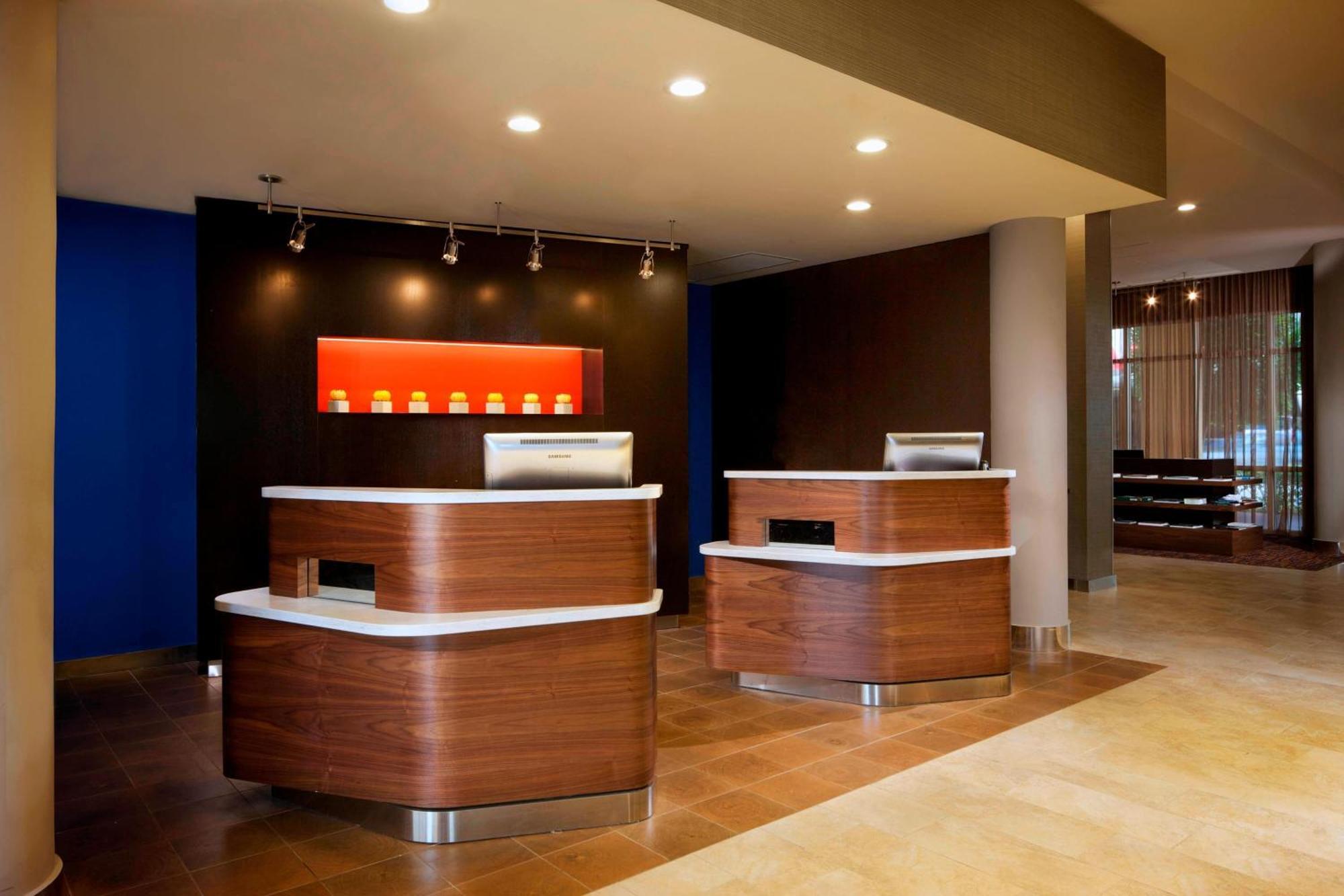 ホテル コートヤード マイアミ デードランド Glenvar Heights エクステリア 写真