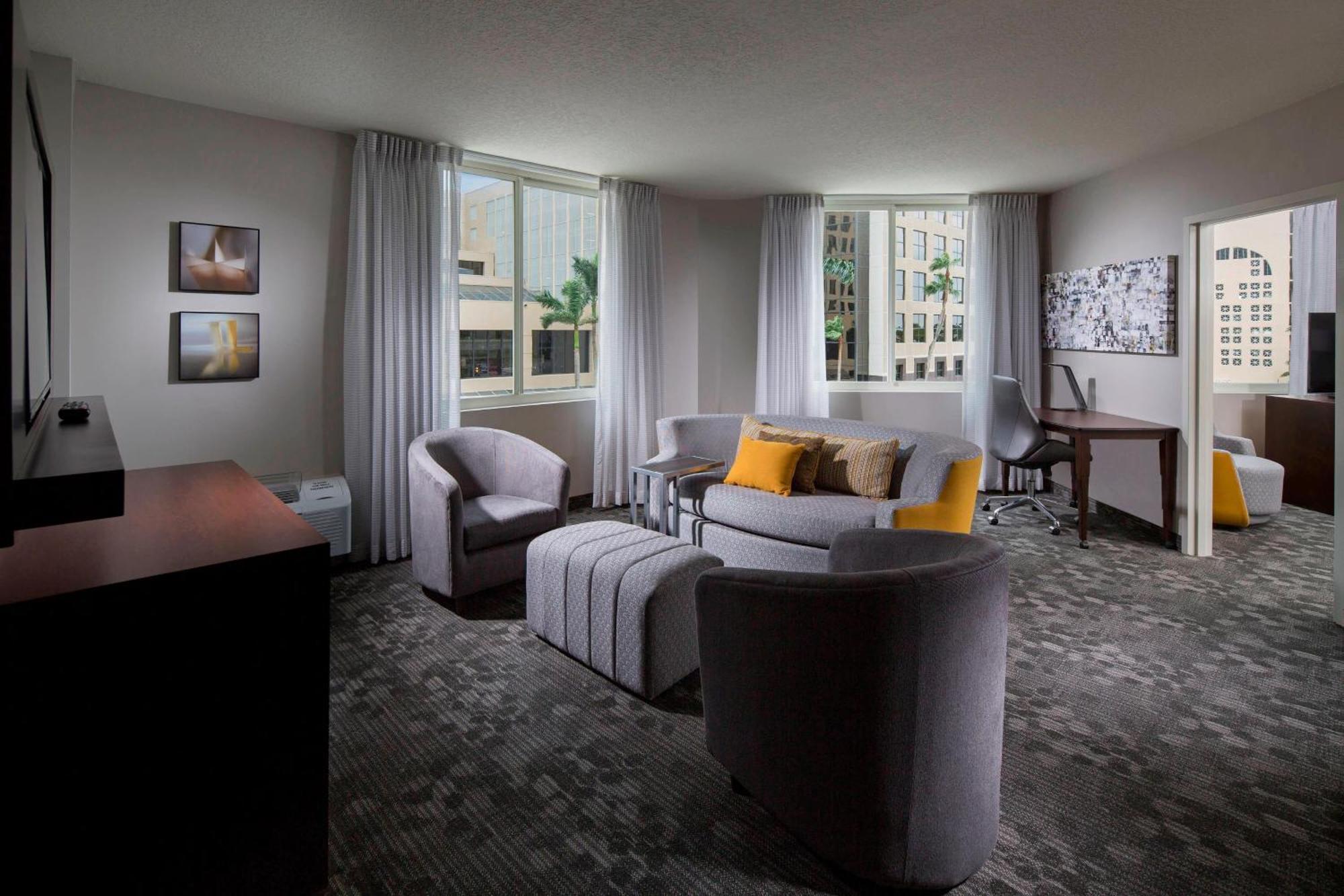 ホテル コートヤード マイアミ デードランド Glenvar Heights エクステリア 写真